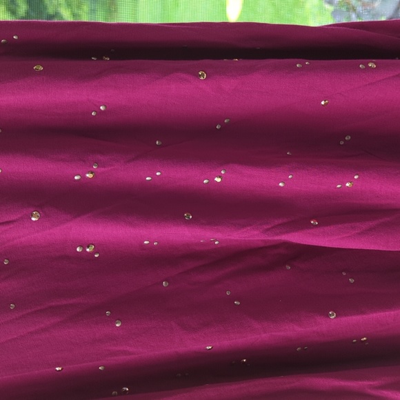 NWOT Gap berry color tank with gold bling women's size medium - Picture 3 of 3